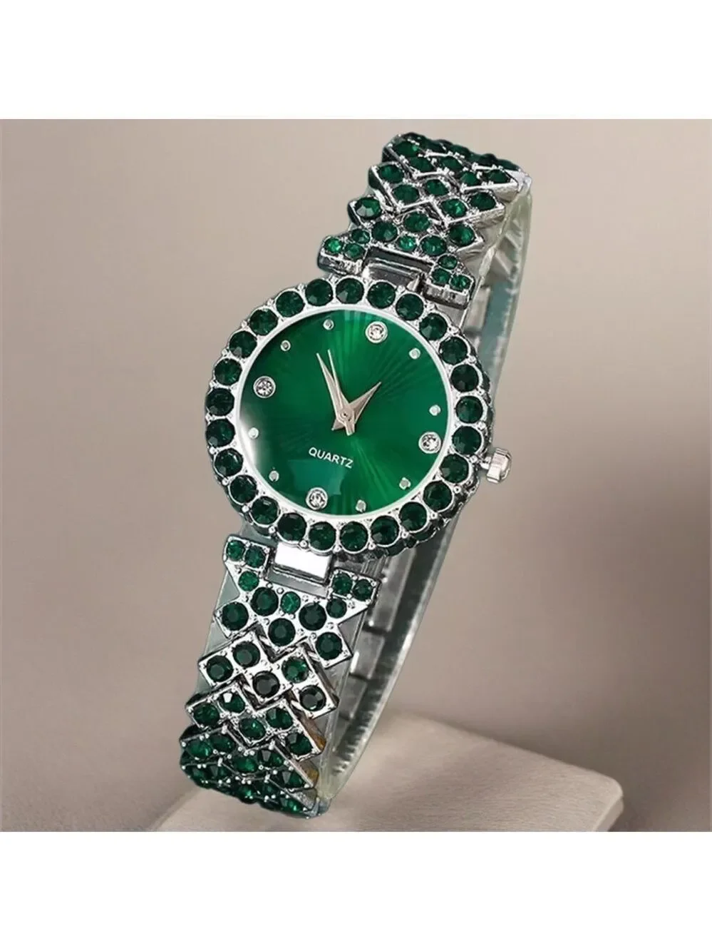 Elegant Green Rhinestone Hearts & Silver Women's Jewelry Set of 5- Quartz Watch